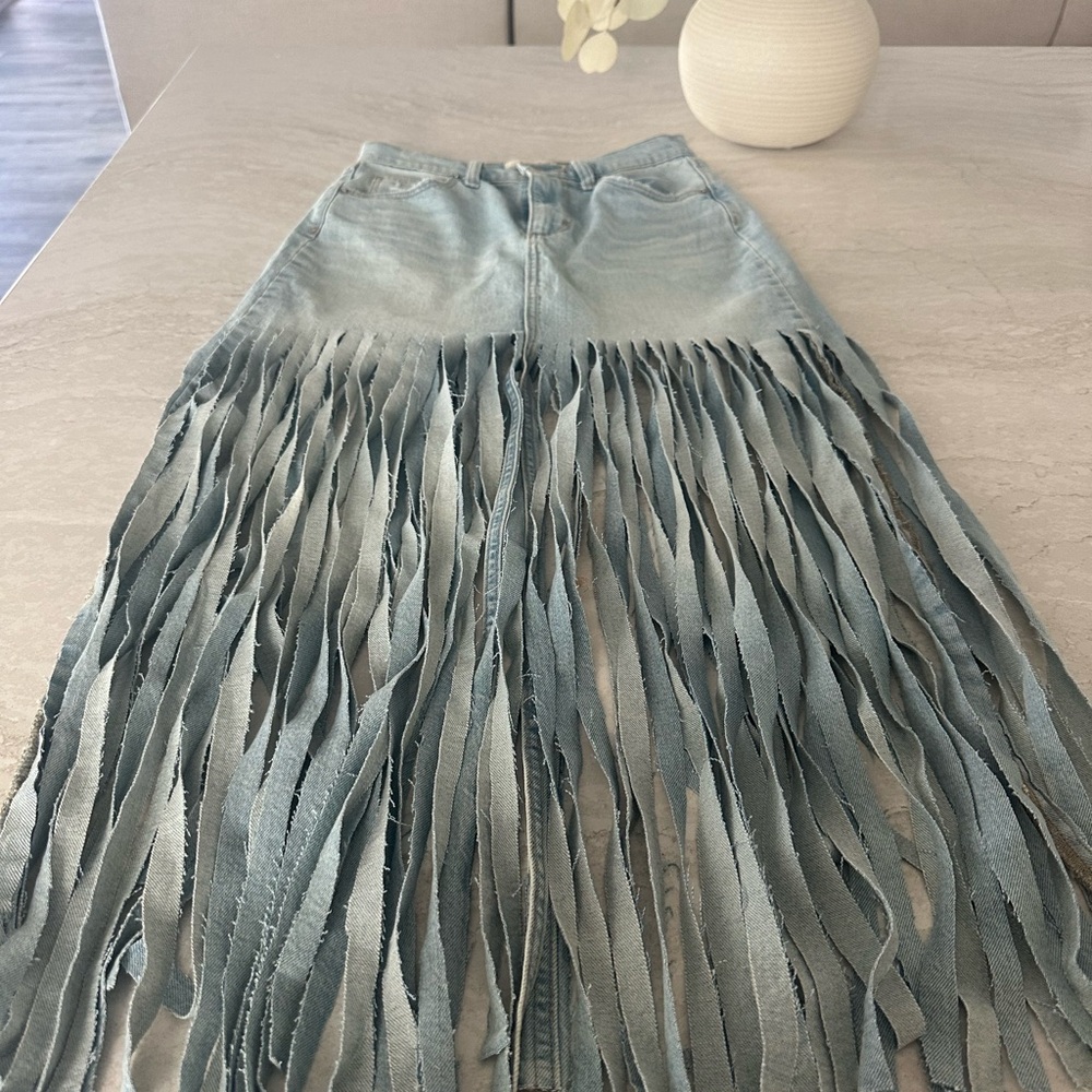Fringe denim skirt…Perfect for any festival🌅
